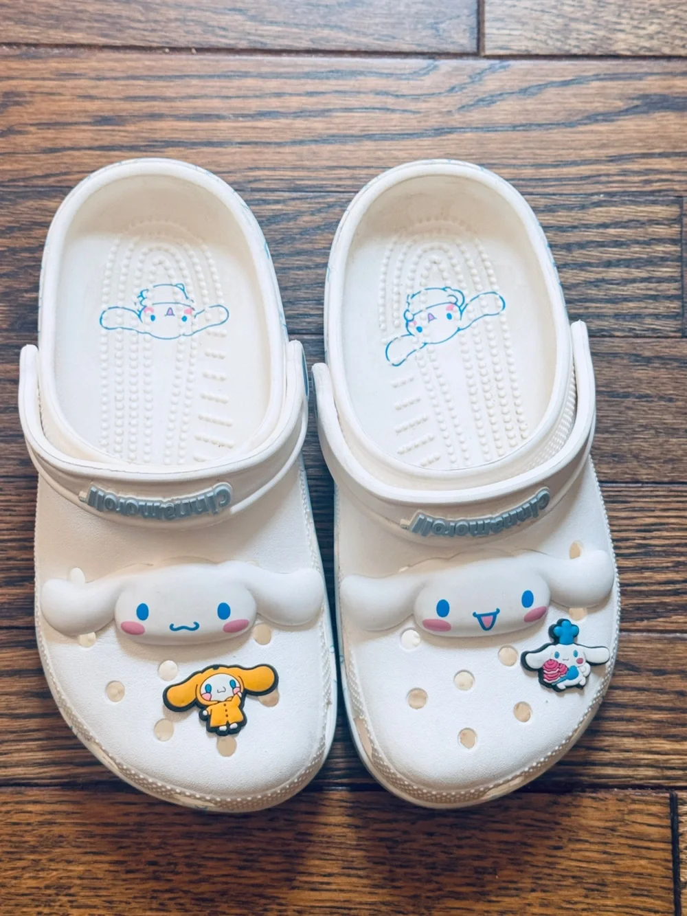 CROCS White Cinnamoroll Clog Sandals with Cute Charms
